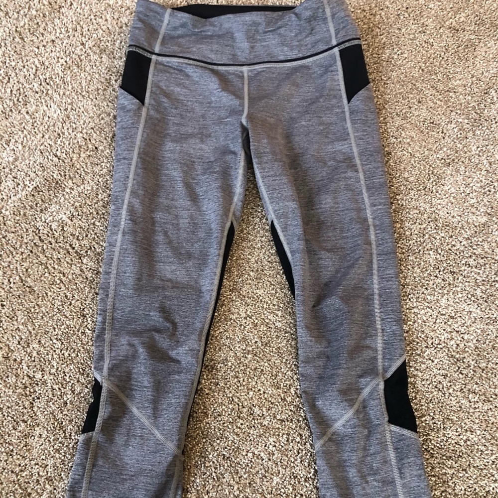 Lululemon pace rivals cropped leggings Sz 6 grey